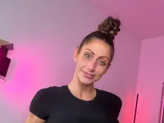 Streamate Adult Webcam of SkyeHotwife