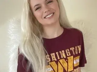 Streamate Sex Cam of SophiaSinclaireX