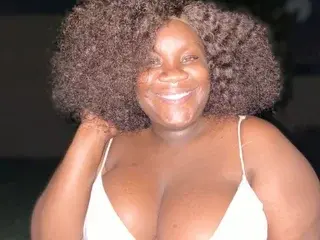 Streamate Free Live Porn of RoyalCuttiexoxo