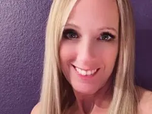 Streamate Nude Webcam of SweetCarlyBee