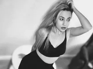 Streamate Free Porn Cam of AvaBlueX