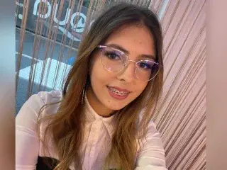 Streamate Free Live Porn of ADELLYINN