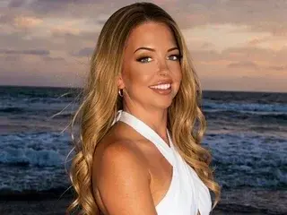 Streamate Private Sex Chat of MikaelaSeraphina