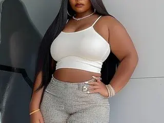 Streamate Nude Webcam of Lovelybigassxx