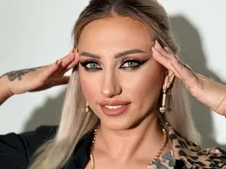 Streamate Free Live Porn of DeeaFun27