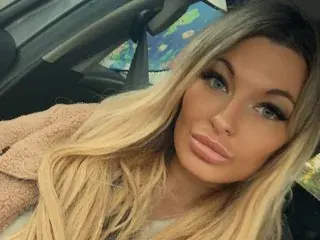 Streamate Live Sex Cam of Candeee