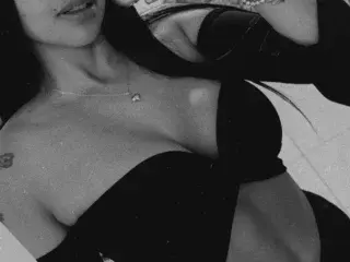 Streamate Sex Chat of LATINA_BIG_CLITXXX