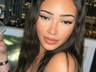 Streamate Nude Webcam of ValeriaImaniLin