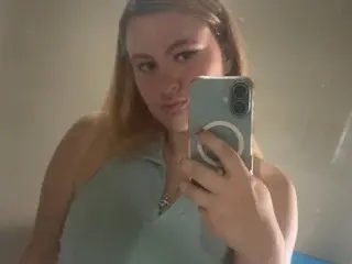 Streamate Adult Video Chat of Avety_doll