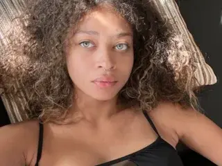 Streamate Private Sex Chat of WillowNoir