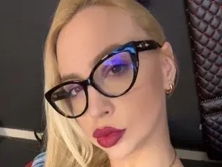 Streamate Live Porn of ollivia_smith
