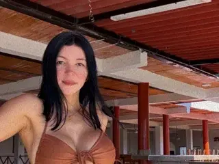 Streamate Live Porn of Adoraht