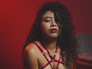 Streamate Free Porn Cam of Tharaa24