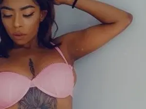 Streamate Free Live Porn of CATWALKGIRLXX90