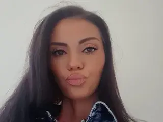 Streamate Live Sex Cam of gloria_shine