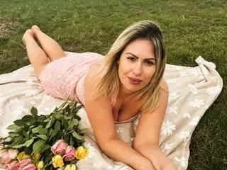 Streamate Sex Cam of CARRMIYNA