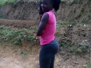 Streamate Private Sex Chat of Petite_ebony19