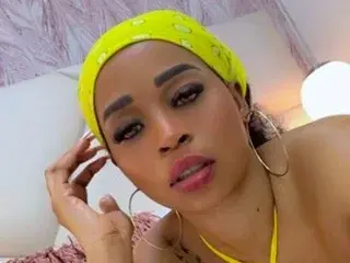 Streamate Watch Live Sex Cams of TyraaLambert