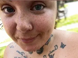 Streamate Free Live Porn of LittleLadyRain