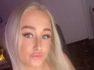 Streamate Live Sex of MmmMILF