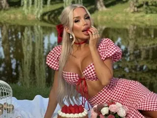 Streamate Best live sex cam show of BlossomBia