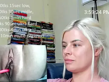 Stripchat Watch Live Sex Cams of queenofthenighttt