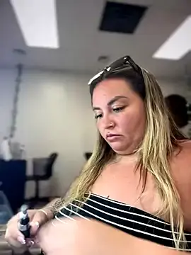 Stripchat Free Live Porn of Serenity_Marie