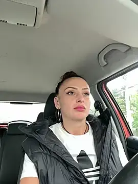 Stripchat Free Porn Cam of Caramellaa