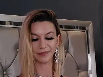 Stripchat Adult Webcam of MayaHale