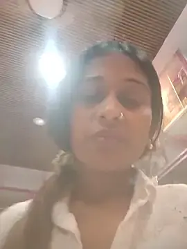 Stripchat Sex Cam of hotshreya69