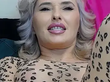 Stripchat Adult Webcam of IssaSmith