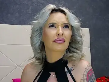 Stripchat Best live sex cam show of IssaSmith