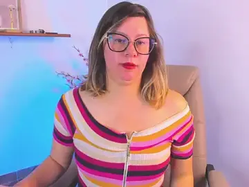 Stripchat Sex Cam of Chanelll_Taylorr_