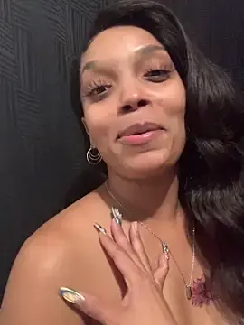 Stripchat Adult Webcam of Rakiyahcharms