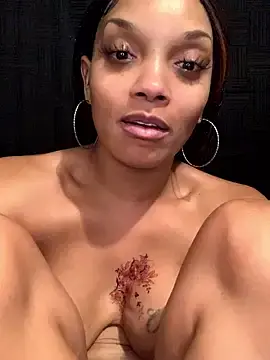 Stripchat Free Porn Cam of Rakiyahcharms