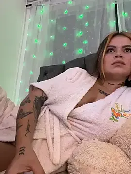 Stripchat Live Sex Cam of Ivana__Rivera