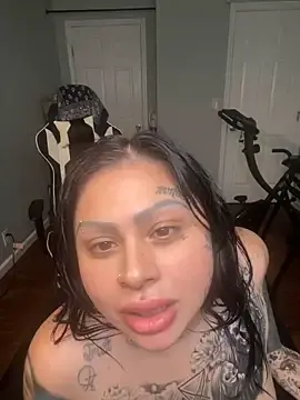 Stripchat Live Sex Cam of chicanachic13