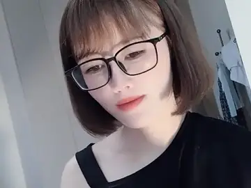 Stripchat Adult Video Chat of Krismil3