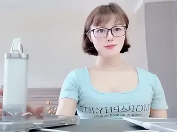 Stripchat Nude Webcam of Krismil3