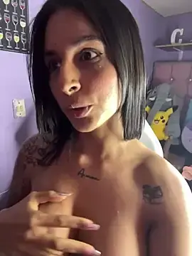 Stripchat Live Sex Cam of charlotte_stevenss_