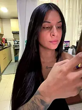 Stripchat Sex Cam of charlotte_stevenss_