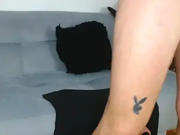 Stripchat Live Sex Cam of TonyCollins_