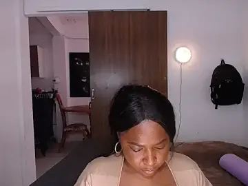 Stripchat Free Porn Cam of yselahot