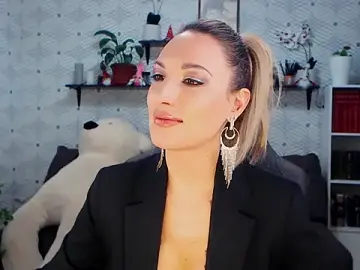 Stripchat Best Webcam of MillaXQueen