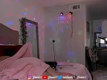 Stripchat Free Live Porn of Yiauna