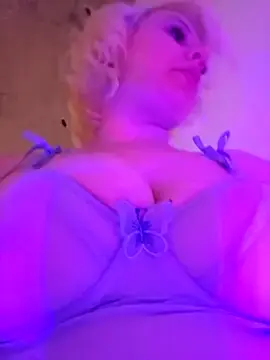 Stripchat Live Porn of DROPPEDEADDAISY