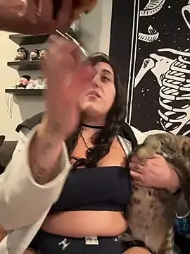 Stripchat Live Sex Cam of ThicBunz