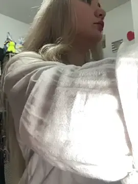 Stripchat Sex Cam of Celestedubois