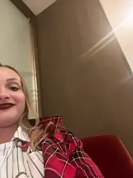 Stripchat Watch Live Sex Cams of LadyTatiana_Madam