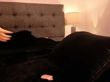 Stripchat Adult Webcams of mandi4pole_